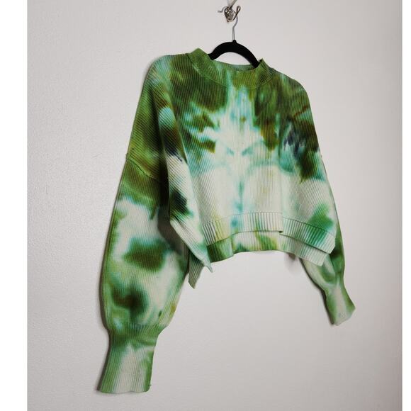 Green Tie-Dye Women's Sweater - Picture 2 of 7